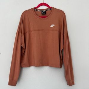 Nike crew neck long sleeve tee shirt